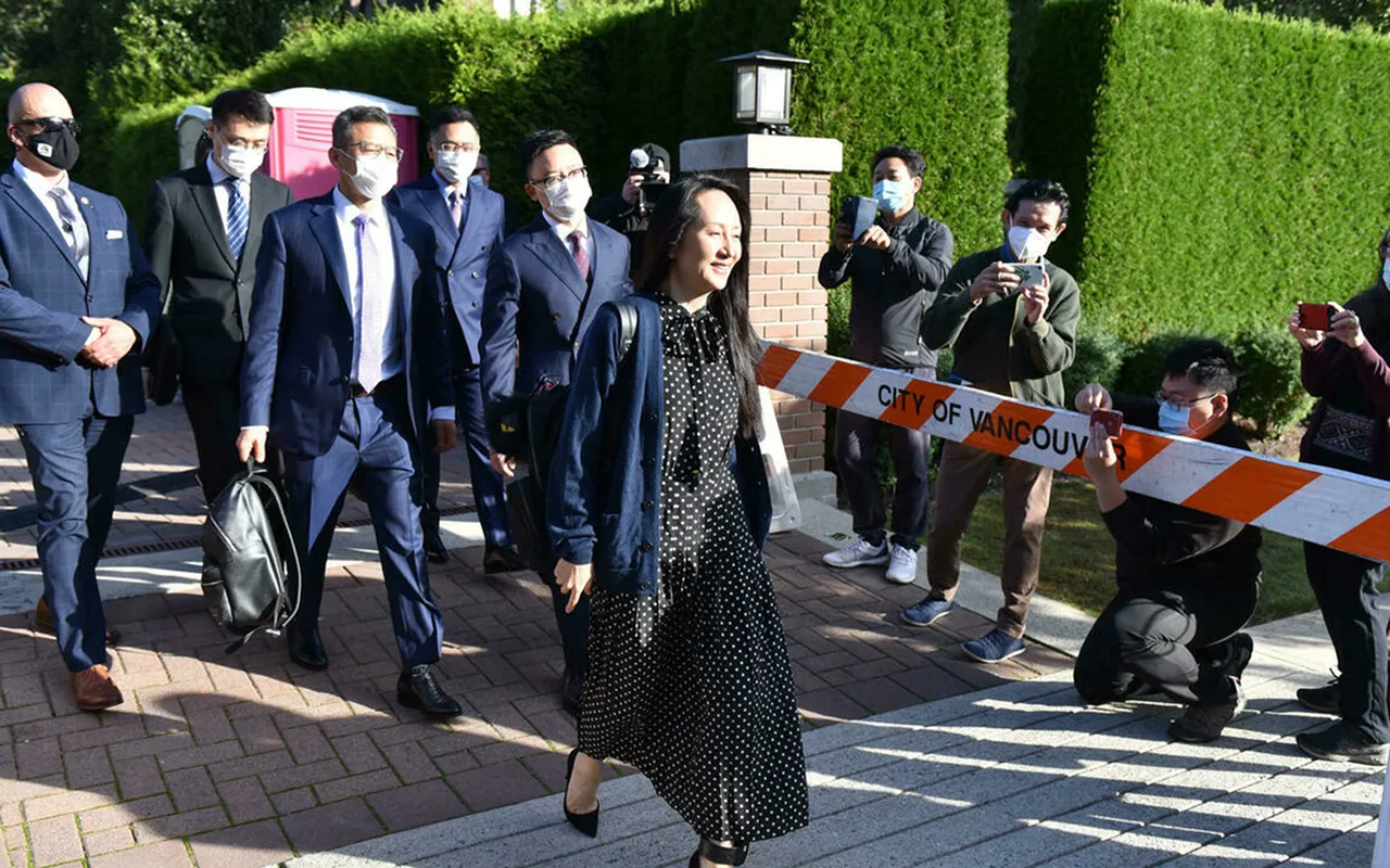 背后有多少秘密？孟晚舟和两个迈克尔同时出现在回家的飞机上